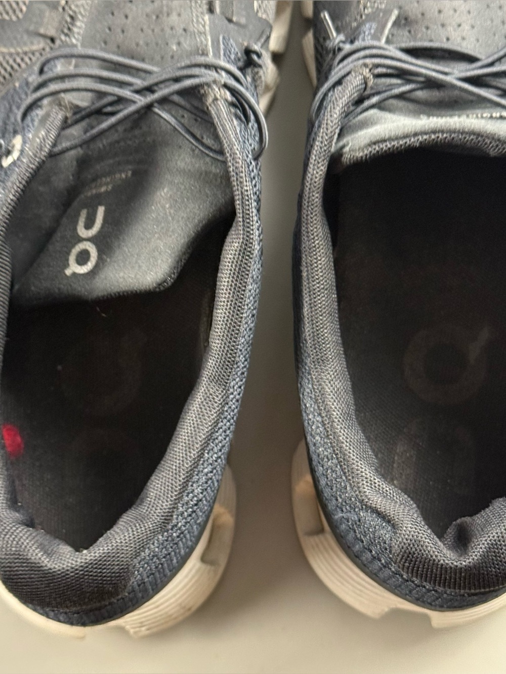 On Cloud 5 Women’s Black White Running Minimalist Sneakers Size 8 / 39 - Picture 9 of 9